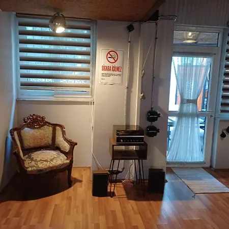 Kaleici Muestakil Kisiye Oezel Bahceli Muestakil Villa