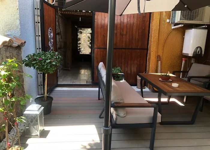 Villa Kaleici Muestakil Kisiye Oezel Bahceli Muestakil *