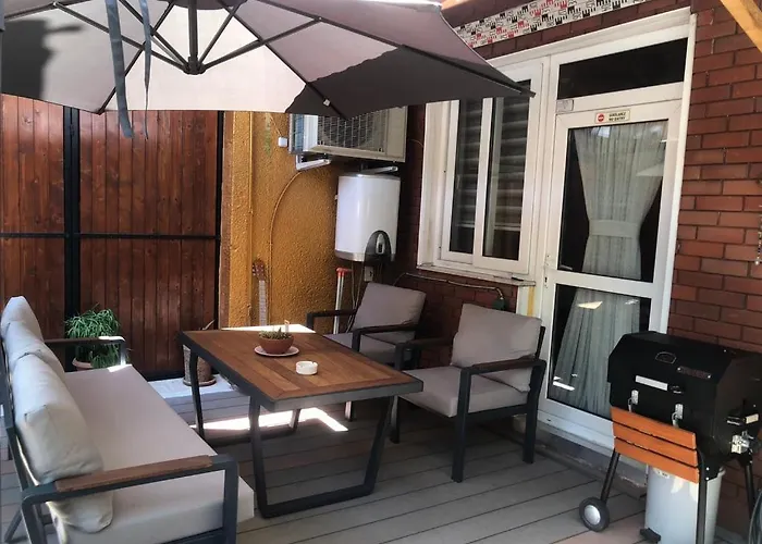 Kaleici Muestakil Kisiye Oezel Bahceli Muestakil Villa Antalya