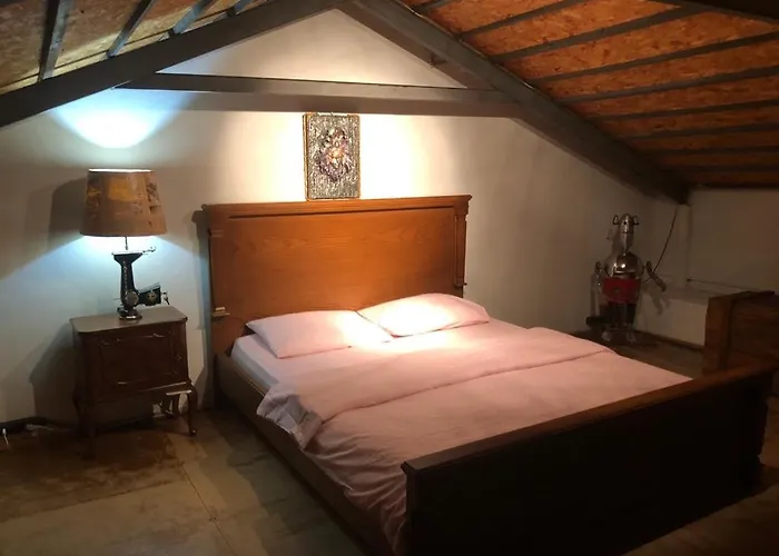 Kaleici Muestakil Kisiye Oezel Bahceli Muestakil Villa