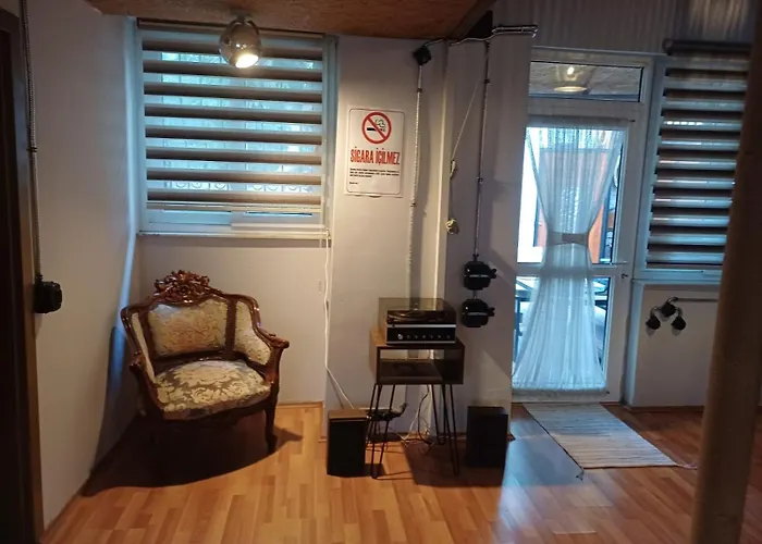 Kaleici Muestakil Kisiye Oezel Bahceli Muestakil Villa